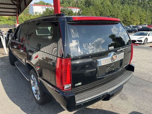 Used 2011 Cadillac Escalade ESV Luxury image 14
