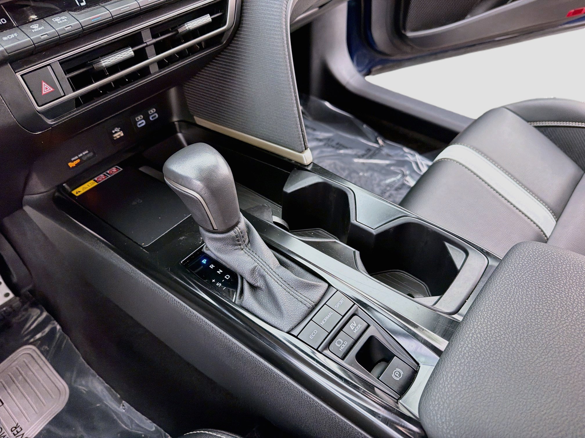 Certified 2025 Toyota Camry SE FWD image 16