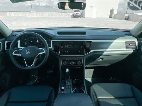Used 2023 Volkswagen Atlas SE image 27