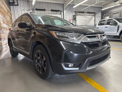 Used 2018 Honda CR-V Touring image 4