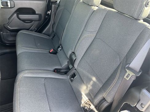 Used 2025 Jeep Gladiator Sport image 27