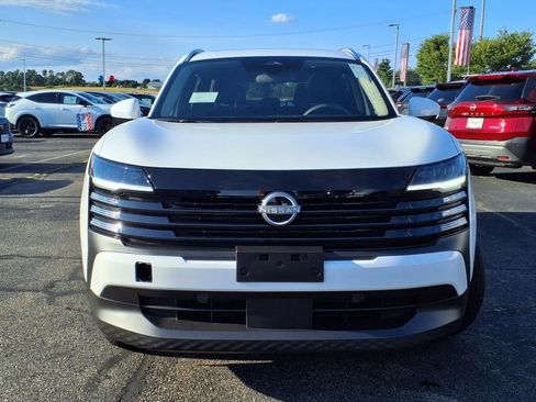 New 2025 Nissan Kicks SV w/ SV Premium Package image 5