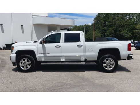 Certified 2019 GMC Sierra 2500 Denali w/ Duramax Plus Package AWD/4WD image 6