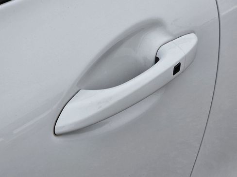 Used 2020 Hyundai Veloster 2.0 Premium image 35