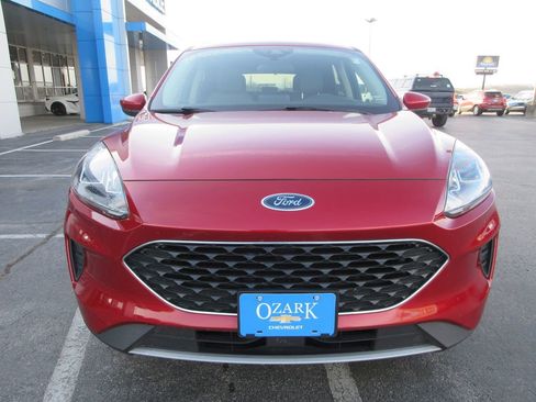 Used 2020 Ford Escape SE image 8