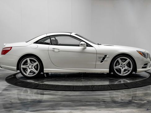 Used 2014 Mercedes-Benz SL 550 image 25