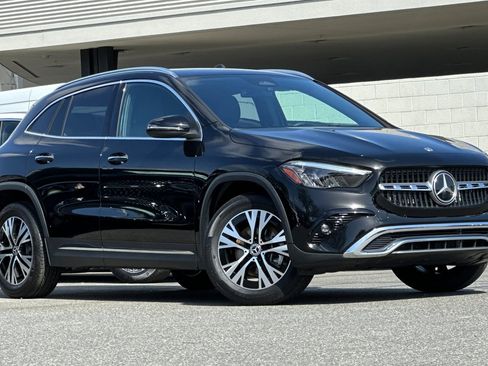 Certified 2025 Mercedes-Benz GLA 250 image 2