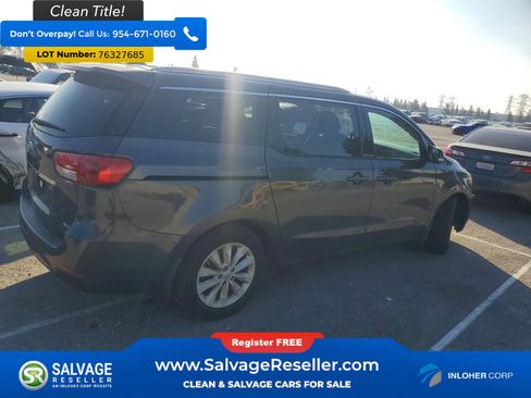 Used 2017 Kia Sedona EX image 4
