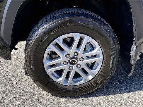 Used 2025 Toyota Tundra SR5 AWD/4WD image 12