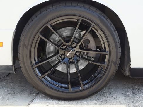Used 2014 Dodge Challenger R/T RWD image 29