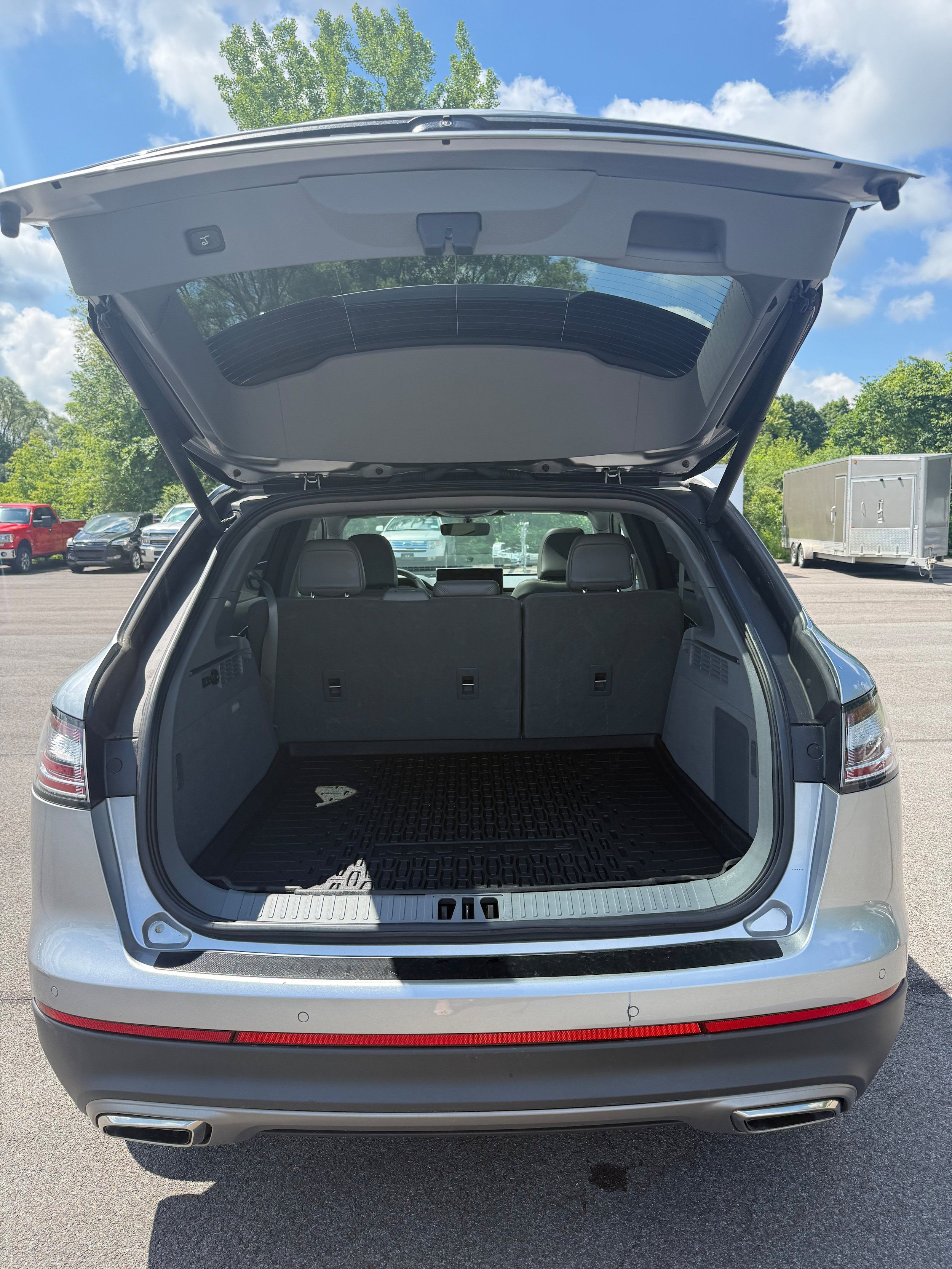 Used 2023 Lincoln Nautilus Reserve AWD/4WD image 19