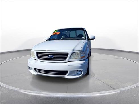 Used 2001 Ford F150 Lightning RWD image 3