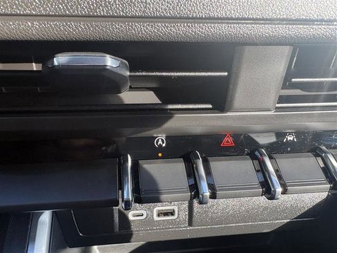 Used 2025 Chevrolet Colorado Trail Boss image 21