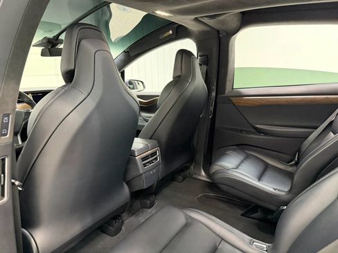 Used 2020 Tesla Model X Long Range AWD/4WD image 16