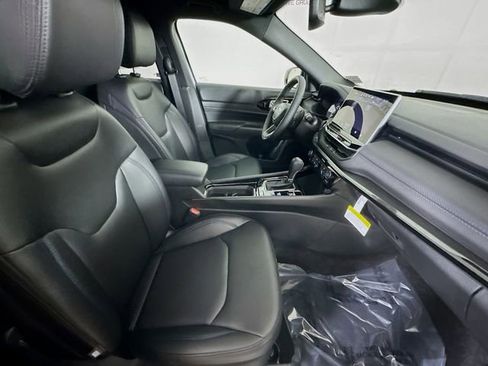 New 2026 Jeep Compass Limited image 26