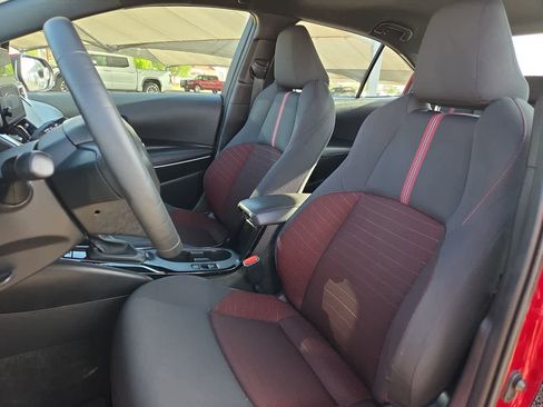 Used 2025 Toyota Corolla SE image 15