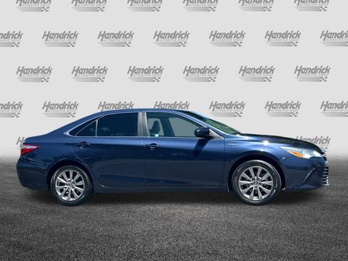 Used 2017 Toyota Camry XLE w/ Moonroof Package FWD image 3