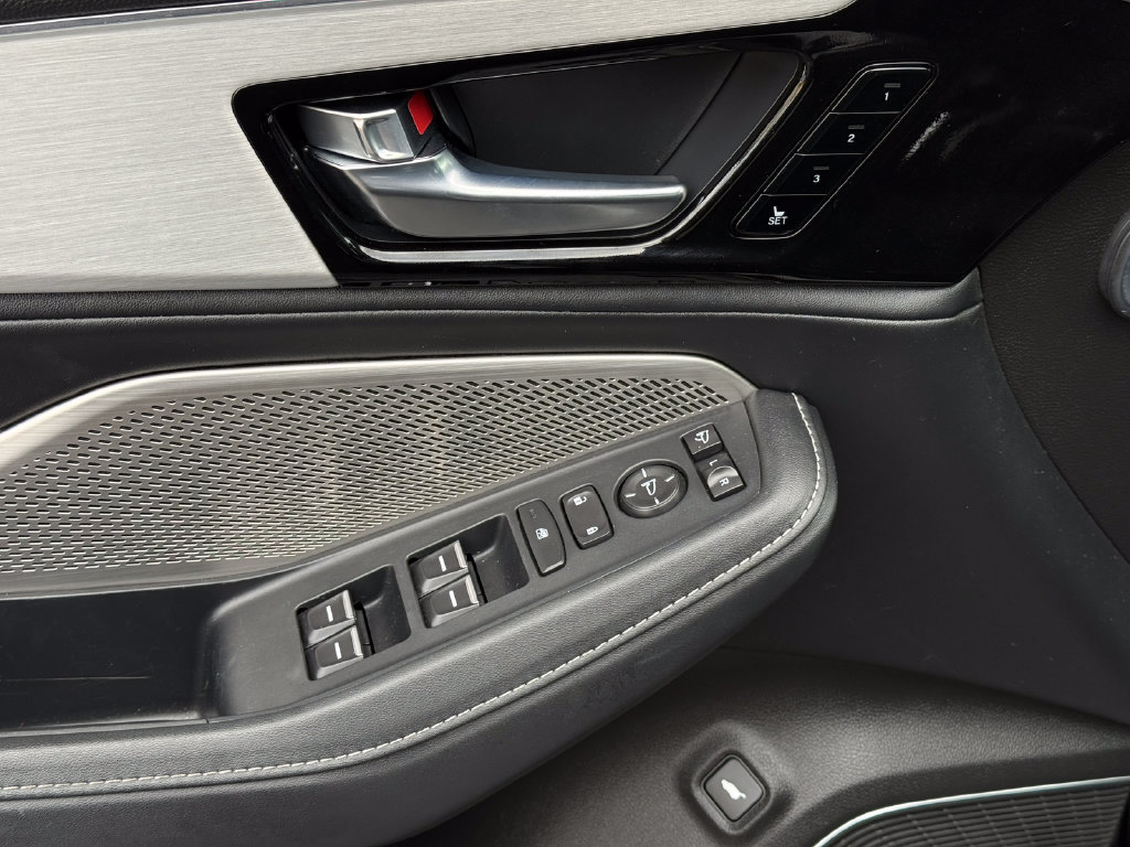 Used 2024 Acura MDX w/ Technology Package FWD image 25