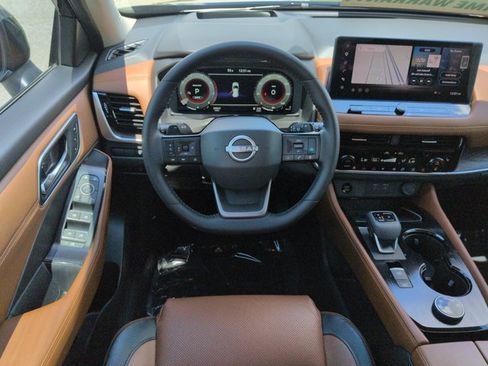 Certified 2026 Nissan Rogue Platinum w/ Platinum Premium Package AWD/4WD image 17