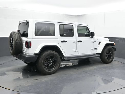 Used 2021 Jeep Wrangler Unlimited Sahara AWD/4WD image 3