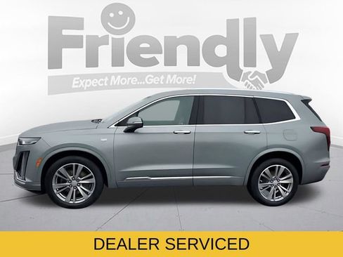 Used 2023 Cadillac XT6 Premium Luxury w/ Technology Package AWD/4WD image 2