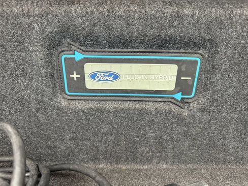 Used 2019 Ford Fusion Energi Titanium FWD image 40