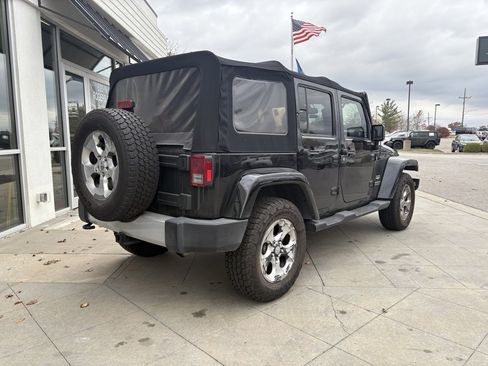 Used 2015 Jeep Wrangler Unlimited Sahara w/ Connectivity Group image 9