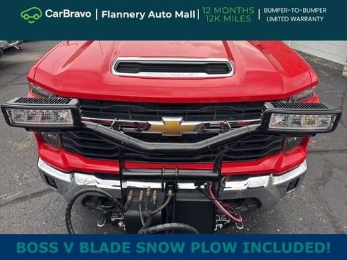 Used 2024 Chevrolet Silverado 2500 LT w/ Convenience Package image 10