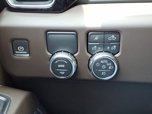 Used 2022 GMC Sierra 1500 Denali RWD image 35