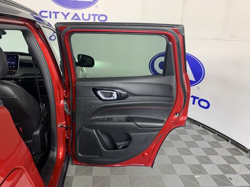 Used 2025 Jeep Compass Trailhawk AWD/4WD image 32