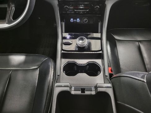 Used 2024 Jeep Grand Cherokee L Limited w/ Black Appearance Package image 17