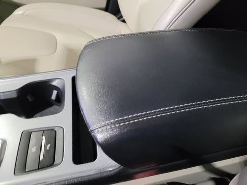 Used 2021 Ford Edge Titanium image 43