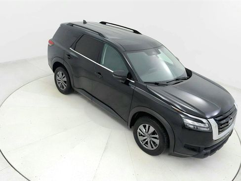 Used 2025 Nissan Pathfinder SV AWD/4WD image 19