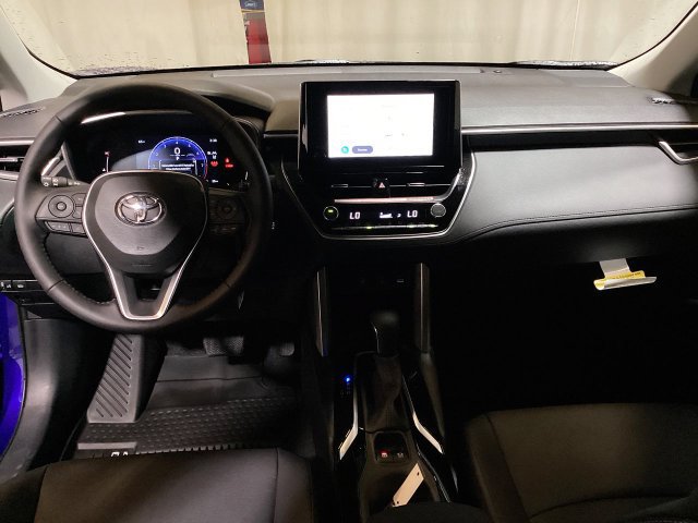 Used 2024 Toyota Corolla Cross XLE w/ Convenience Package AWD/4WD image 13