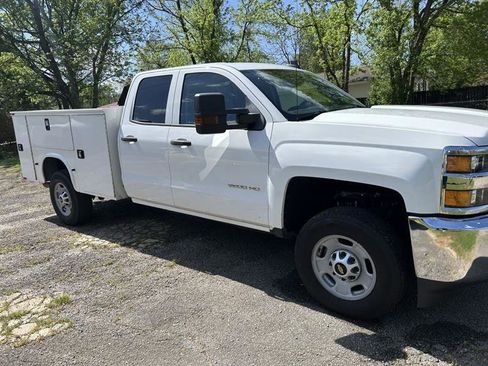 Used 2019 Chevrolet Silverado 2500 W/T w/ WT Convenience Package image 2