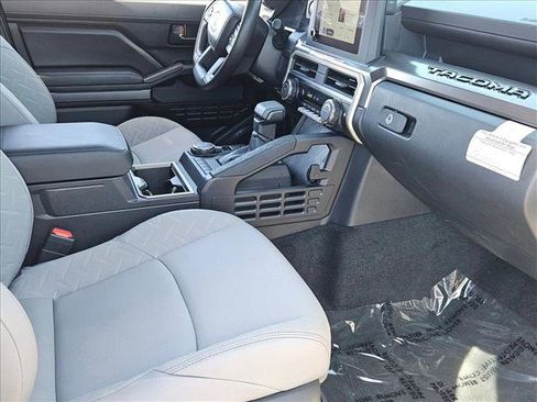 Certified 2025 Toyota Tacoma SR5 image 19