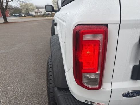 Used 2022 Ford Bronco Black Diamond image 10