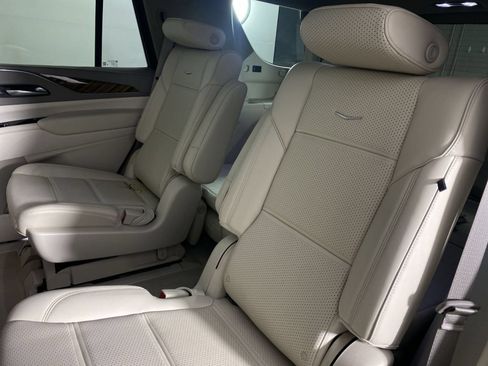 Certified 2023 Cadillac Escalade Sport Platinum AWD/4WD image 15
