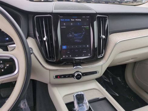 Used 2022 Volvo XC60 B5 Inscription w/ Advanced Package image 25