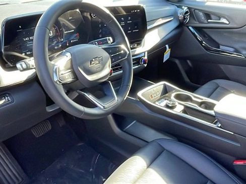 New 2026 Chevrolet Equinox LT image 10