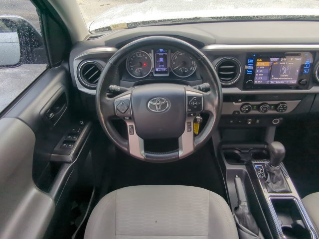 Used 2018 Toyota Tacoma SR5 RWD image 17