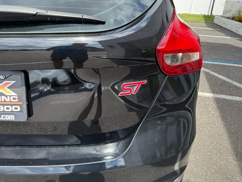 Used 2018 Ford Focus ST image 4