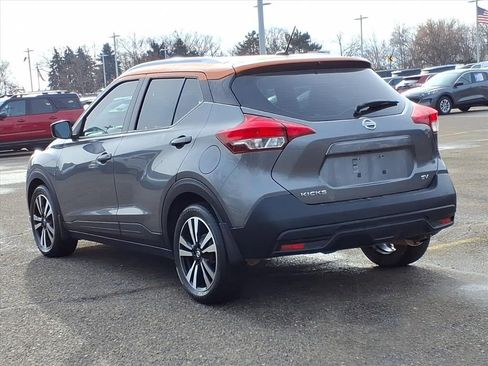 Used 2018 Nissan Kicks SV image 4