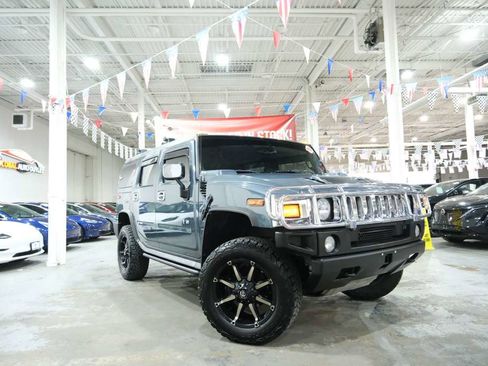 Used 2005 HUMMER H2 w/ Preferred Equipment Group image 2