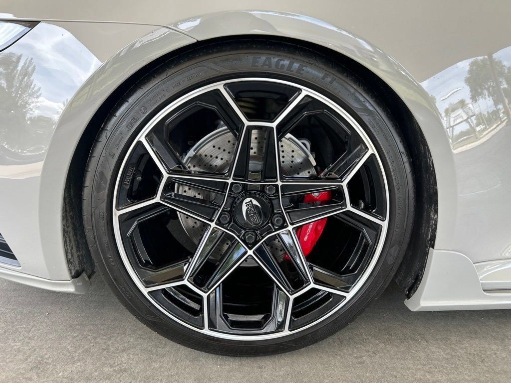 Used 2021 Porsche 911 AWD/4WD image 18