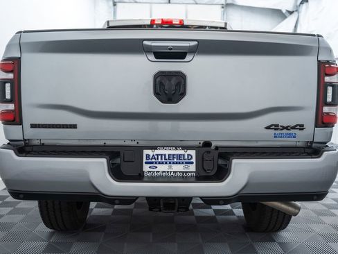 Used 2024 RAM 2500 Big Horn w/ Night Edition AWD/4WD image 5