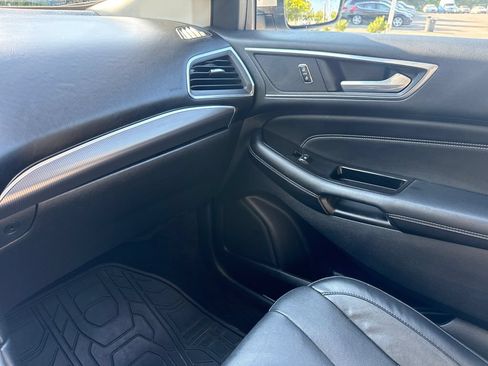 Used 2015 Ford Edge Titanium w/ Equipment Group 301A AWD/4WD image 17