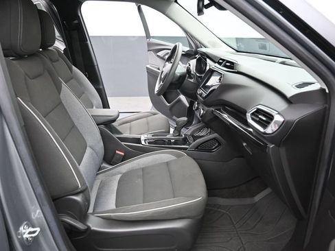 Used 2023 Chevrolet TrailBlazer LT w/ Convenience Package FWD image 12