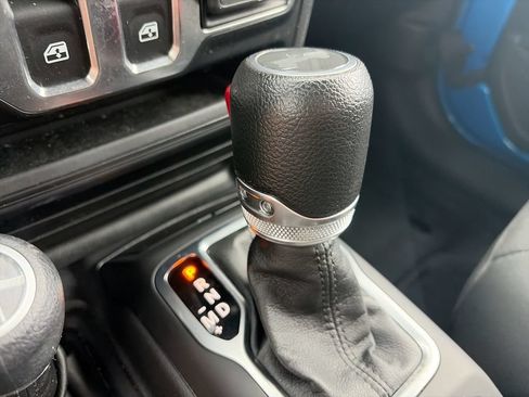 Used 2022 Jeep Wrangler Sport AWD/4WD image 21