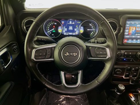 Used 2023 Jeep Wrangler Unlimited Sahara w/ Cold Weather Group AWD/4WD image 11